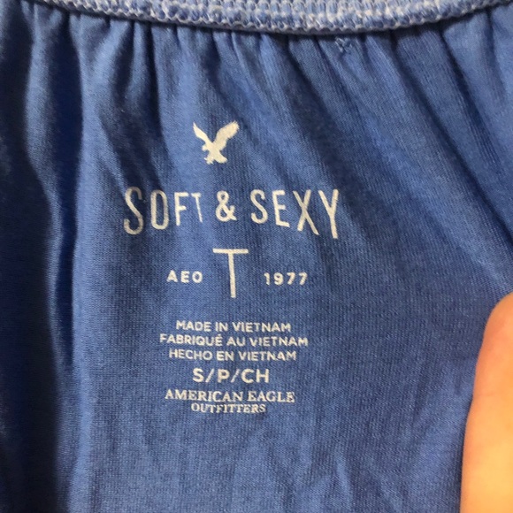 American Eagle off the shoulder shirt - Picture 2 of 2